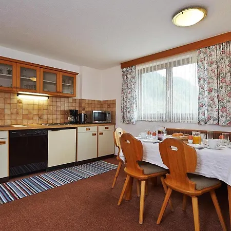 Haus Alpenrose Guest house Solden